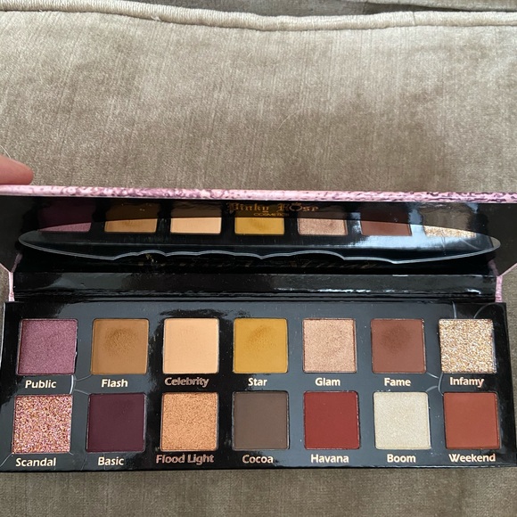 Pinky Rose Center Stage Eyeshadow Palette - Picture 2 of 4